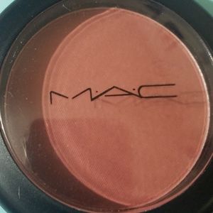 M.A.C. Sheertone Blush